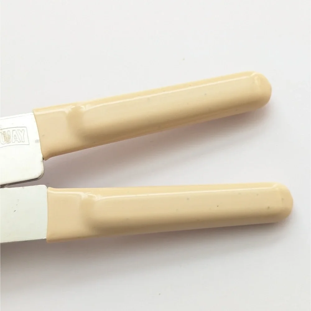 Vintage Swing Away Can Opener Cream Handle Grips Manual 6.5